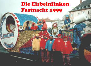 Eisbeinfinken_0000_Eisbeinfinken_Umzug